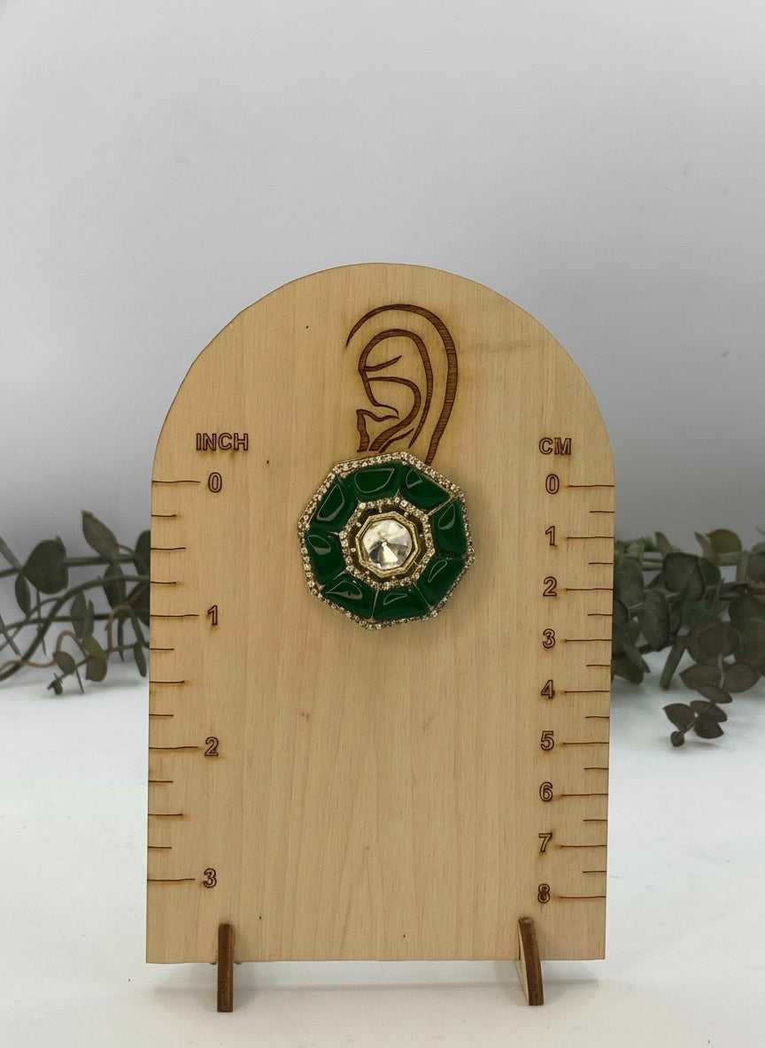 Ethnic Fusion Gold Plated Kundan Hasli Set with Green Octagon Accents