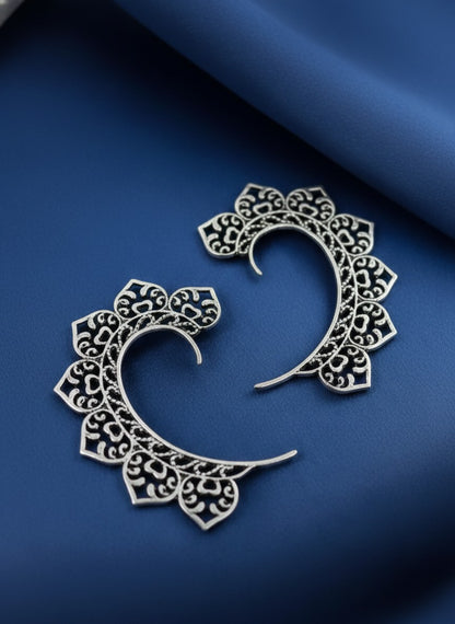 Filigree Floral Silver Oxidized Non-Pierced Earcuff for Women - Casual Wear