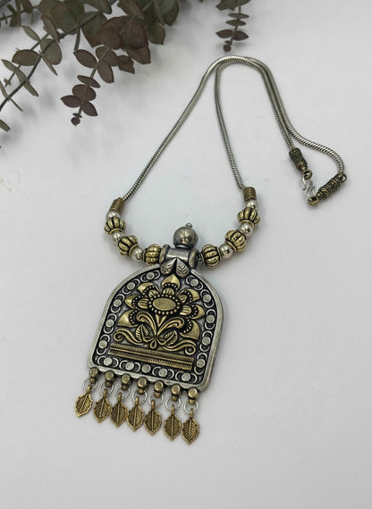 Two Tone Oxidized Neckchain on traditional floral motif