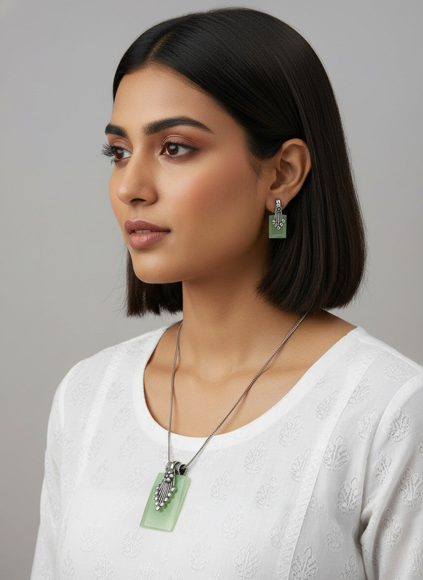 Silver Oxidized Neck chain Pendant Necklace set in Geometric pattern Monalisa Stones