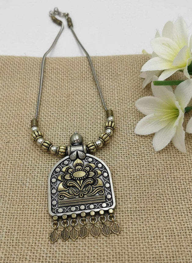 Two Tone Oxidized Neckchain on traditional floral motif