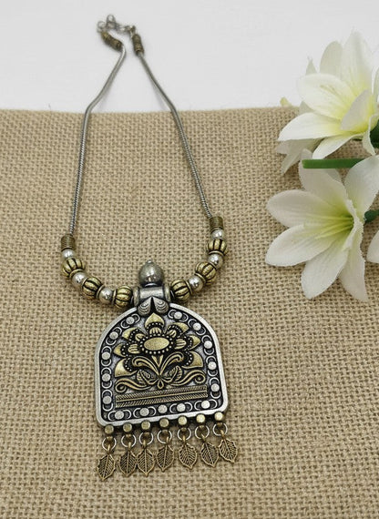 Two Tone Oxidized Neckchain on traditional floral motif