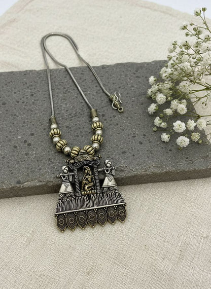 Ethnic Two Tone Oxidized Neckchain in palanquin motif design
