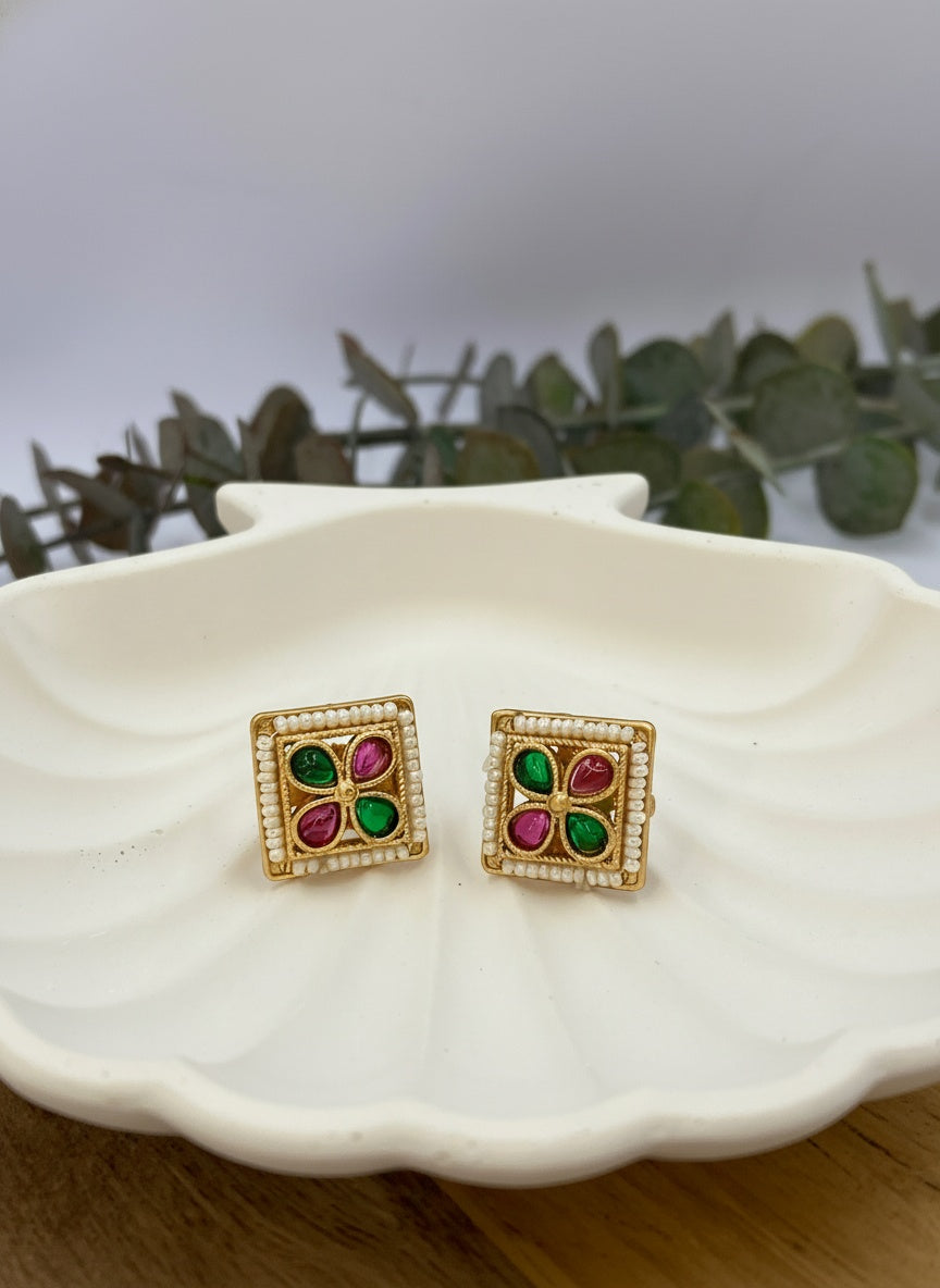 Designer Elegant Kundan and Pearl Gold plated Stud Earrings