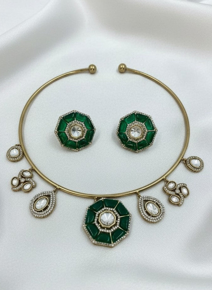 Ethnic Fusion Gold Plated Kundan Hasli Set with Green Octagon Accents