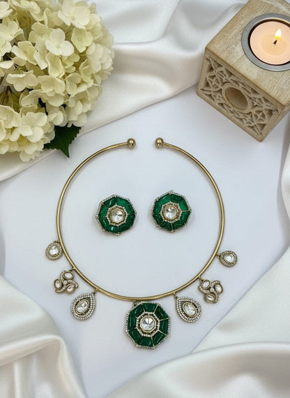 Ethnic Fusion Gold Plated Kundan Hasli Set with Green Octagon Accents