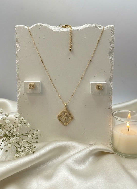 Mother of Pearl & Polki Geometric Pendant Necklace Chain Set for Women - Minimal Wear