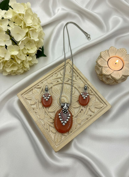 Silver Oxidized neck chain pendant necklace set in oval Monalisa Stones